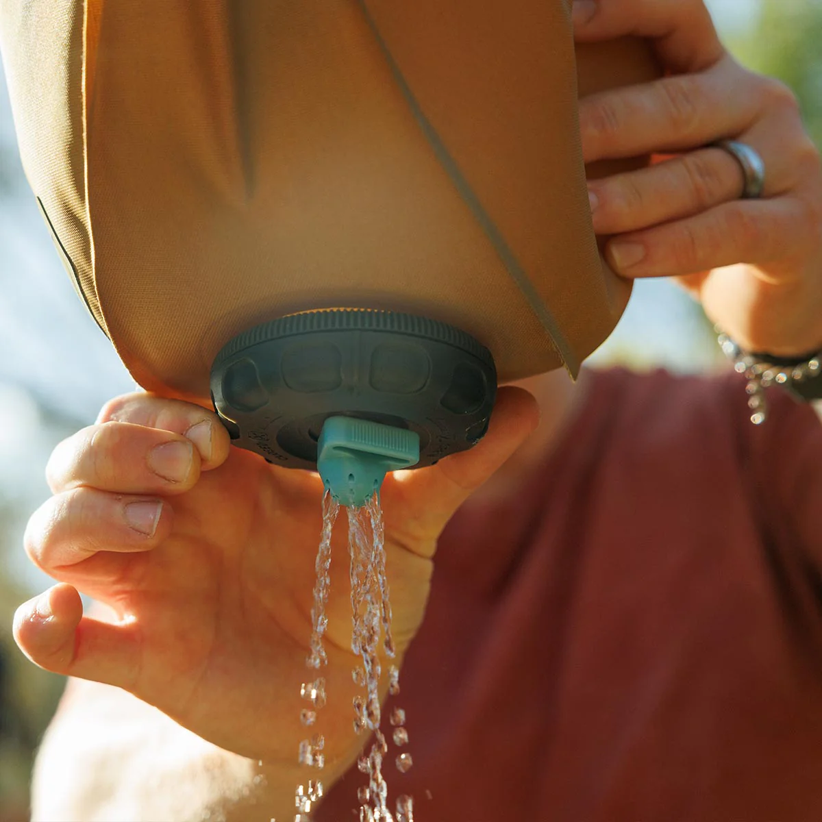 sea-to-summit-watercell-x--additional-lifestyle.webp