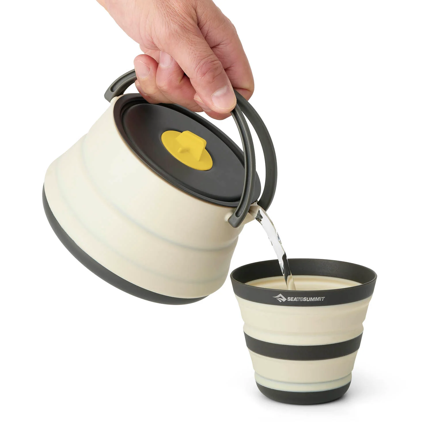 FrontierULCollapsibleKettle-1.1L_ACK025011-381001_MODEL_2_WBG.webp