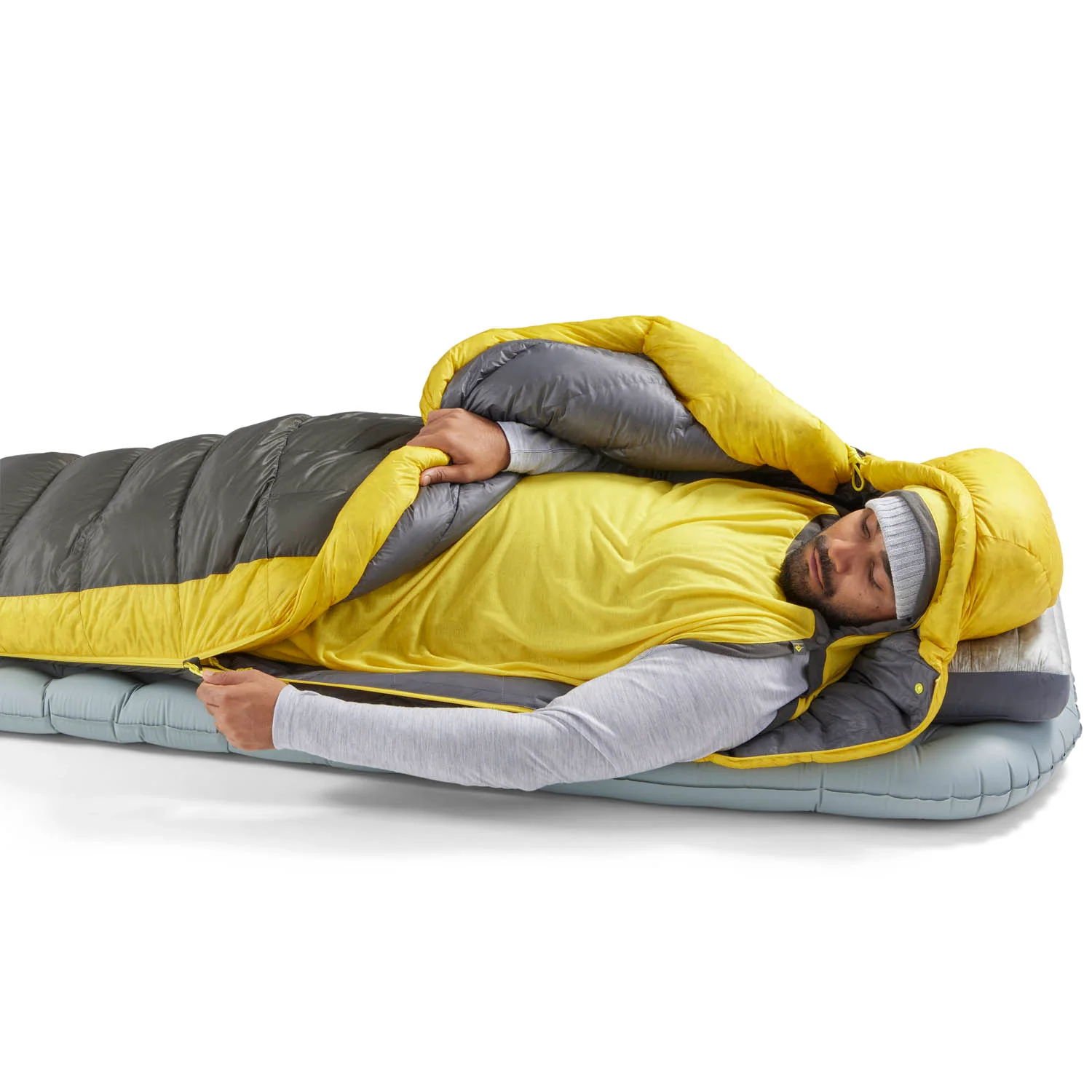 SparkDownSleepingBag7C-45FRegular_ASL041072-050101_MODEL_6_WBG.webp